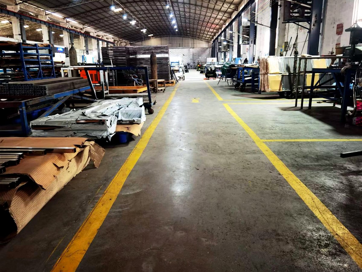 Material handling aisle in the workshop