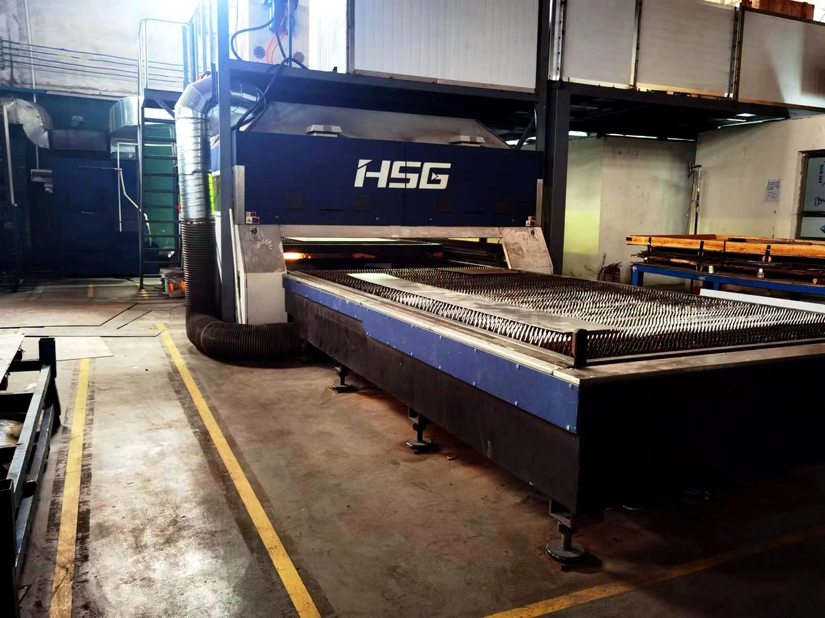 CNC fiber laser cutting machine in the workshop