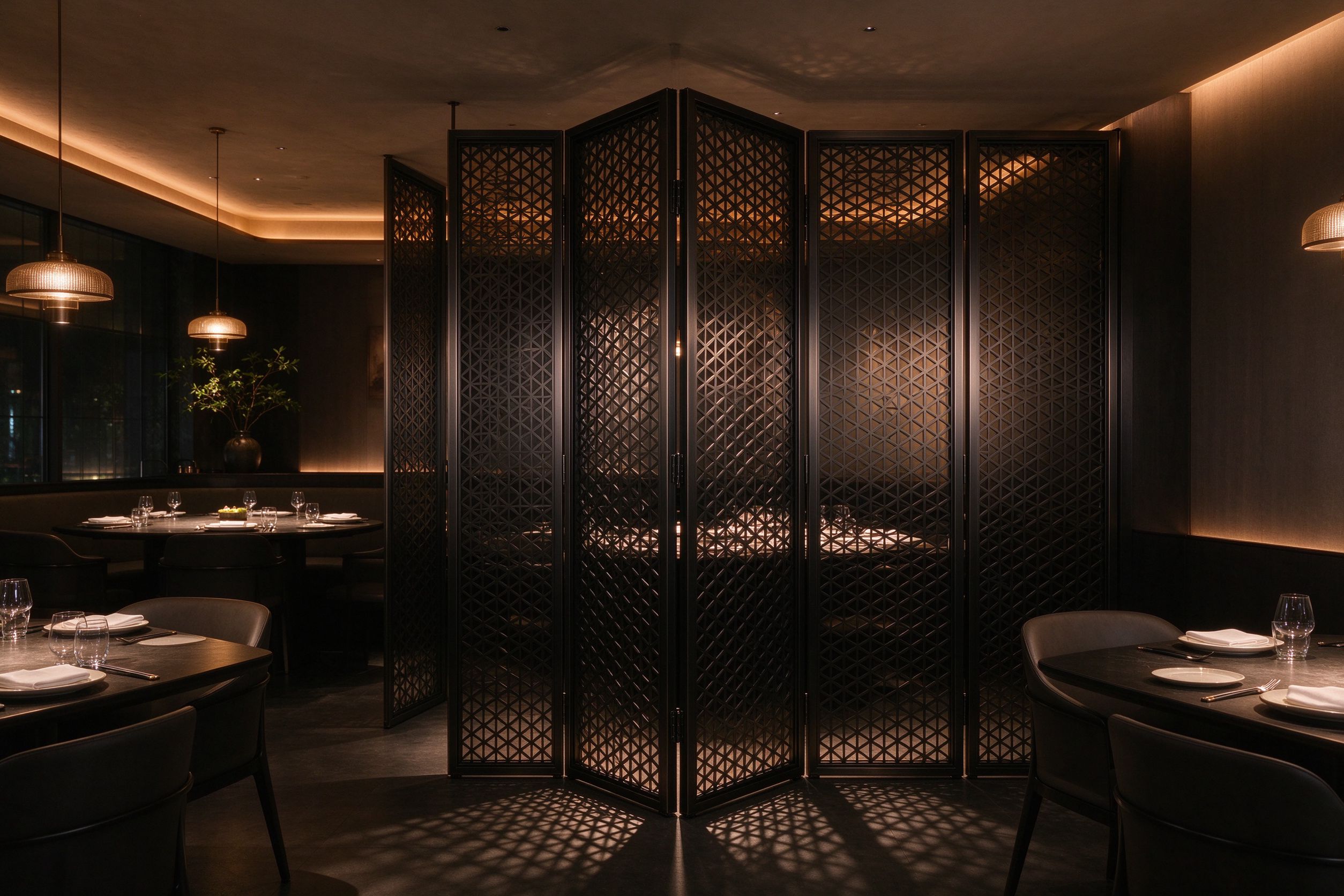 Geometric lattice in moody light